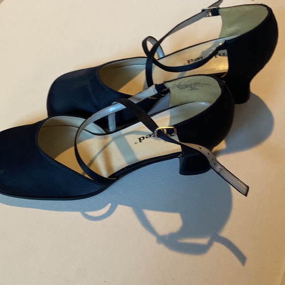 NWOT Unlisted Navy Blue Chunky Heel Shoes - Picture 4 of 7